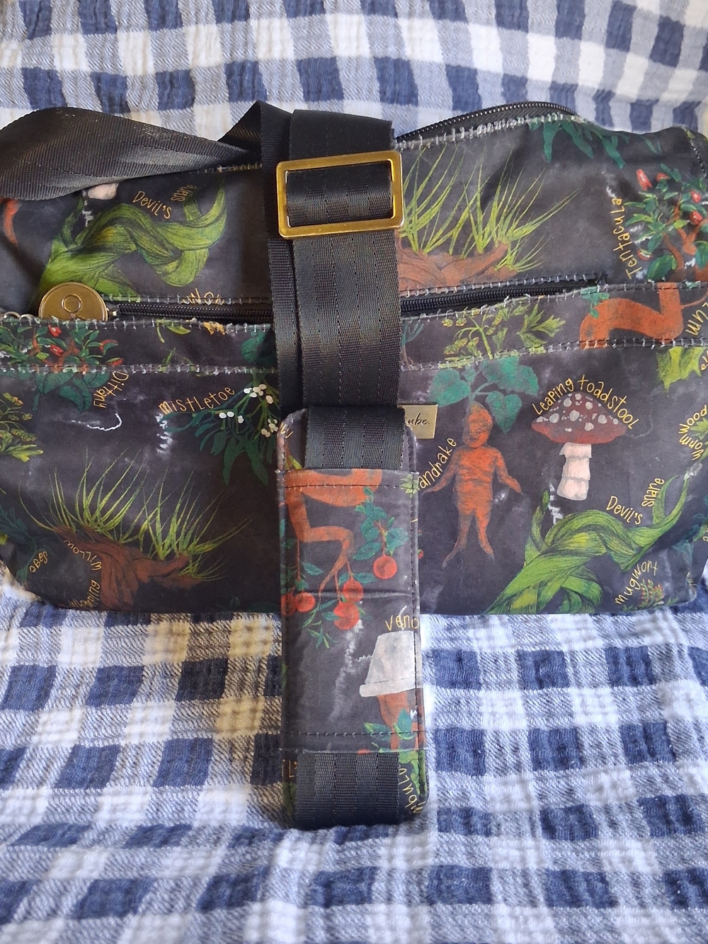 Ju-Ju-Be Harry Potter Black Purse With Herbology Print